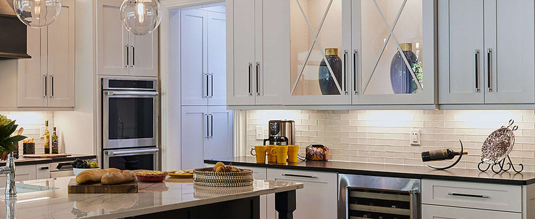 Serenade Cabinetry - Lift-up appliance cabinet %